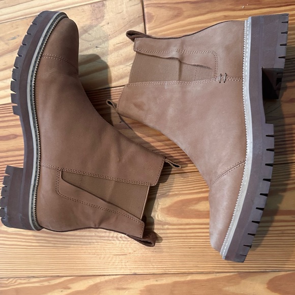 TOMS water resistant dakota boots in tan leather size 9 - great condition - Picture 7 of 9